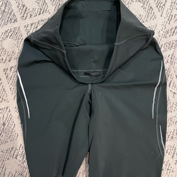 Lululemon Base Pace Bike Shorts - Picture 3 of 3